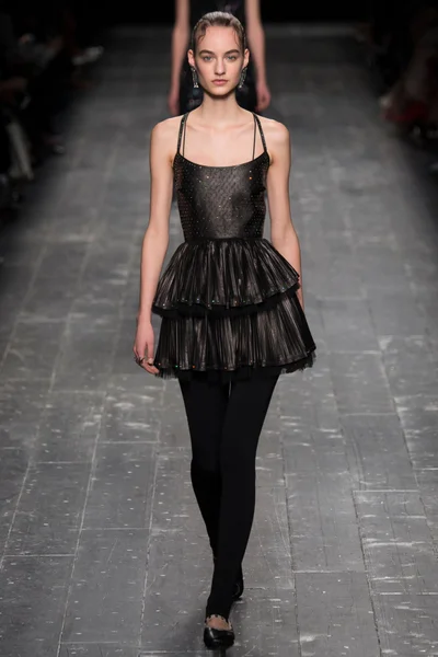 Look 60